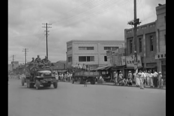 한국전쟁기 대전 기록영상 발굴_3.트럭 탄 미병사와 거리의 민간인(1950.9.28_30)